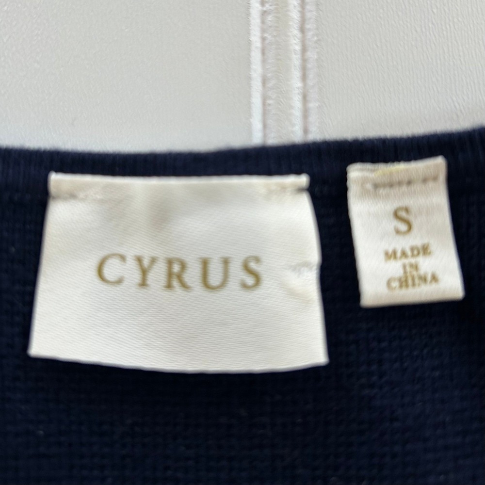 Cyrus Sweater Vest Size S Womens Navy Blue Excellent Gold Hammered Button Knit - Picture 2 of 9